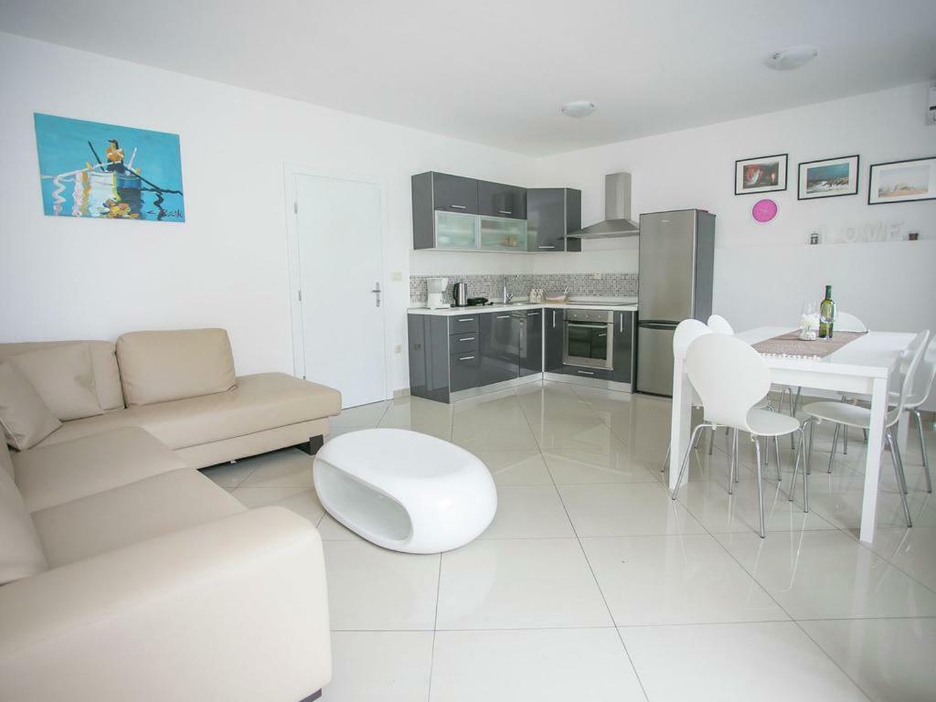 Sesar Apartments Krk - No. 3 Cvita Krk Town Exteriér fotografie