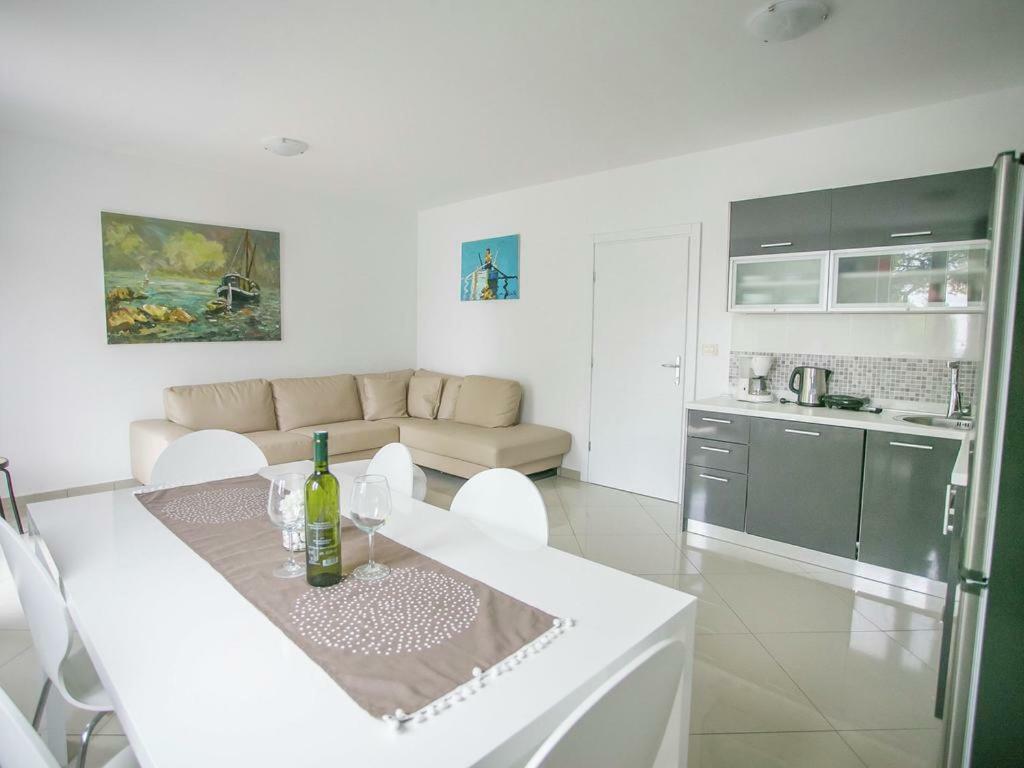 Sesar Apartments Krk - No. 3 Cvita Krk Town Exteriér fotografie